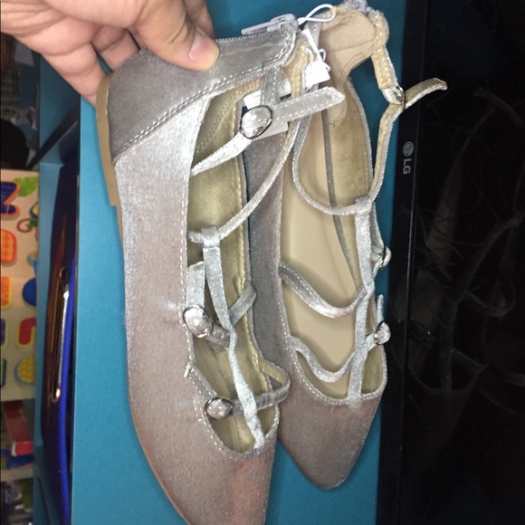 Shoes - Picture 2 of 3